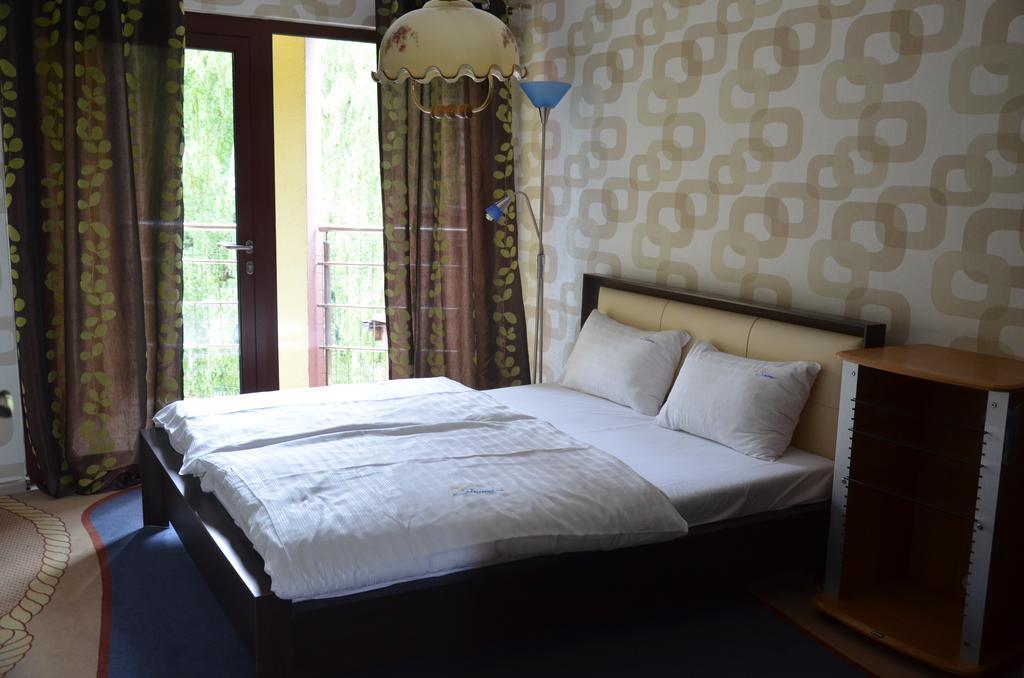 Hotel Shuma Dąbrowa Górnicza Esterno foto