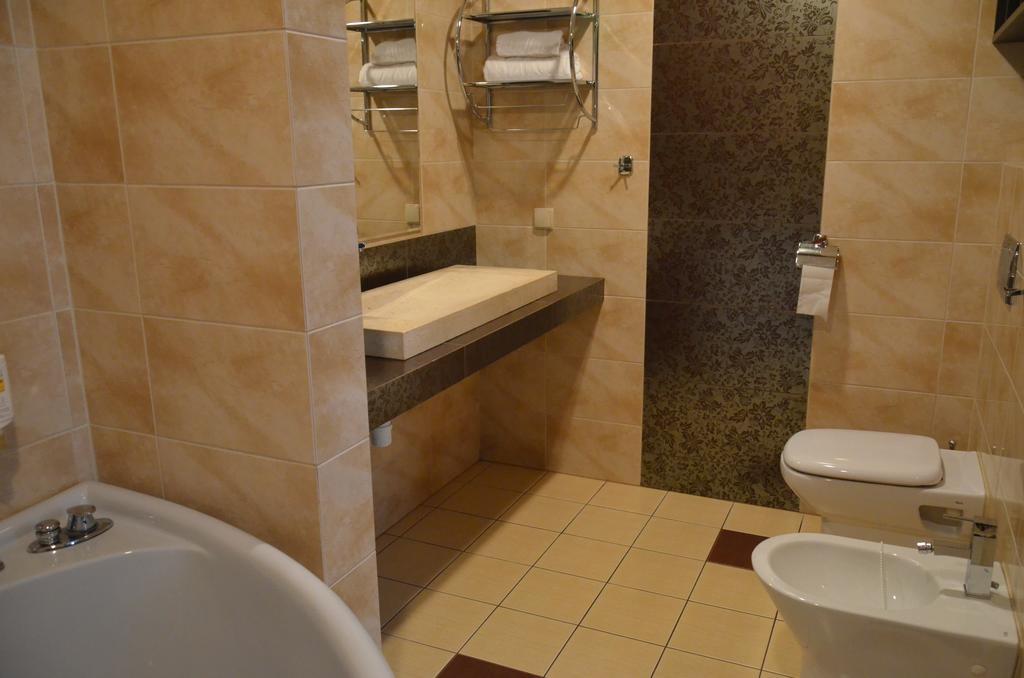 Hotel Shuma Dąbrowa Górnicza Esterno foto