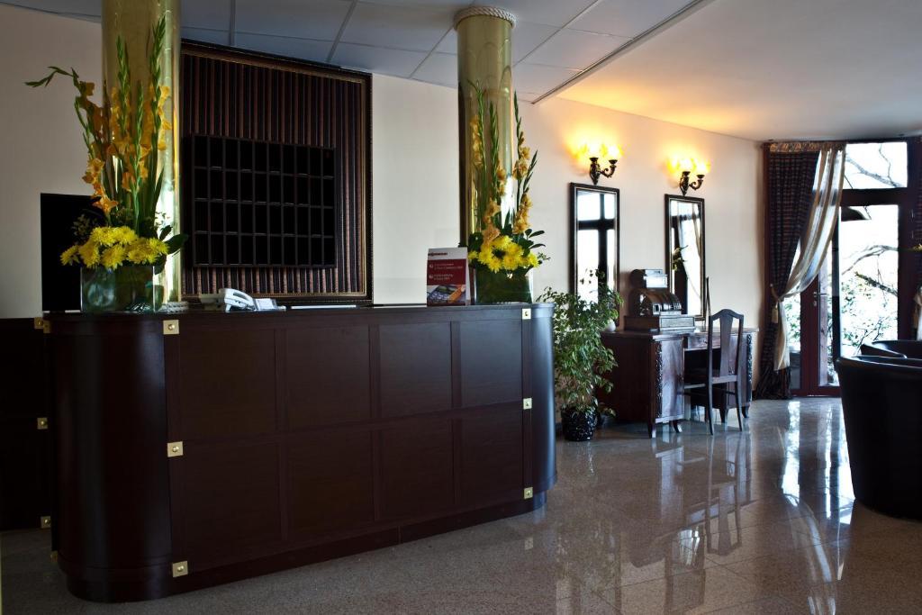 Hotel Shuma Dąbrowa Górnicza Esterno foto